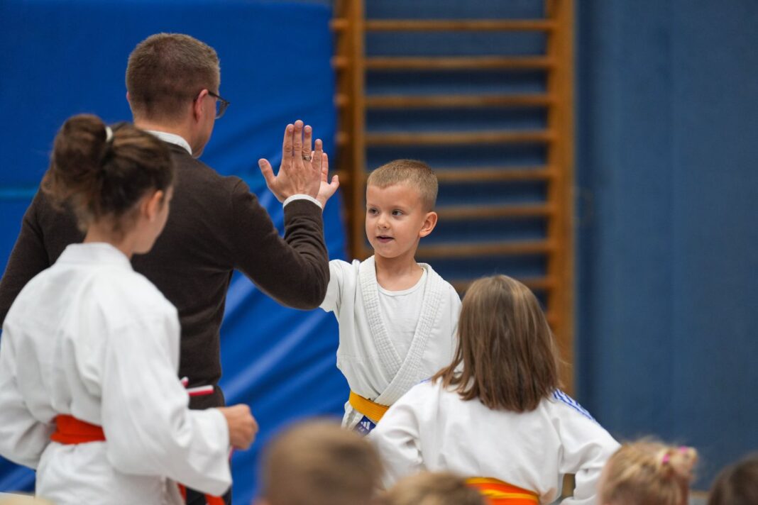Verler Judo Cup Abklatschen mit Bürgermeister